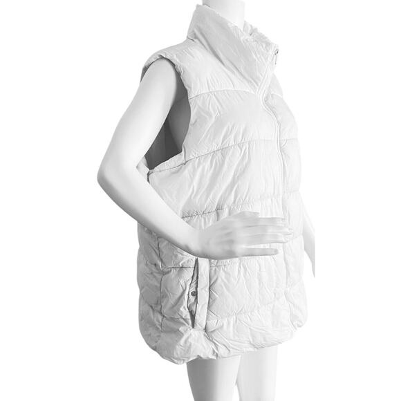 Old Navy Vest Womens XXL White Zip Puffer Snap Pockets School outdoors layer - Picture 3 of 10